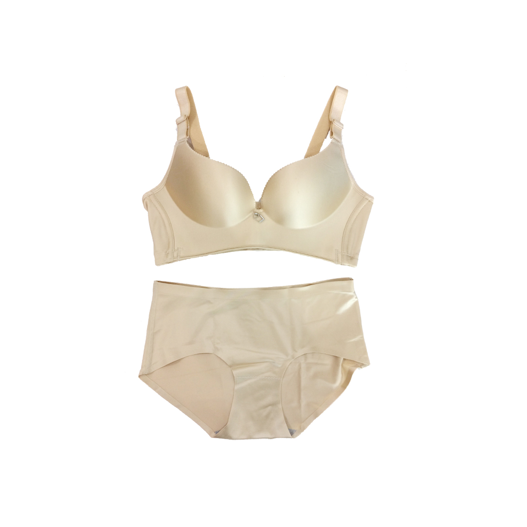 無鋼圈輕透氣一片式無痕修副乳內衣