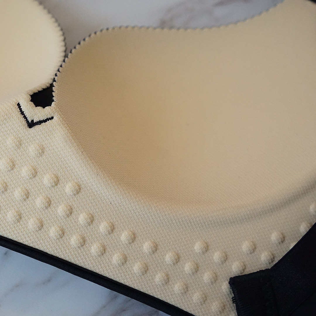 無鋼圈輕透氣一片式無痕修副乳內衣