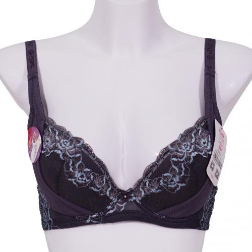 The gardenia flower rendezvous - the crescent-shaped groove encases the underwear