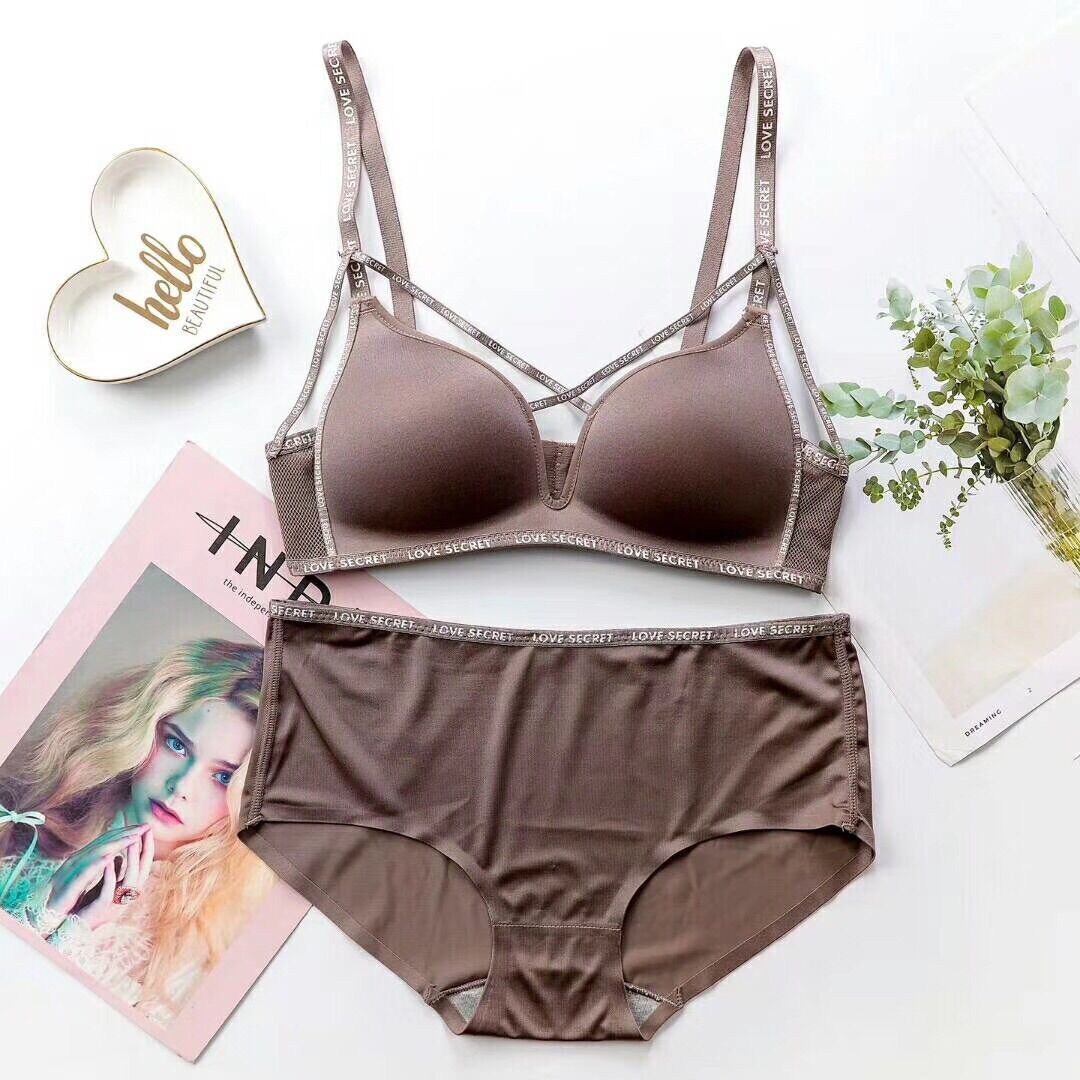 字母肩帶聚攏無痕無鋼圈內衣-首批加送褲仔