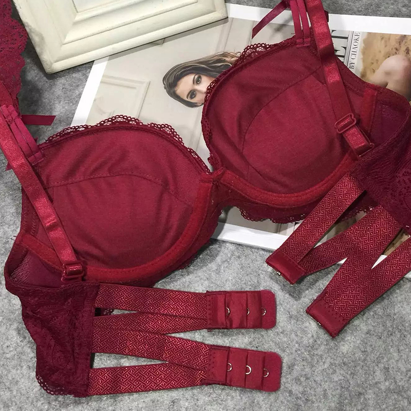 美爆肩帶美胸集中無鋼圈內衣