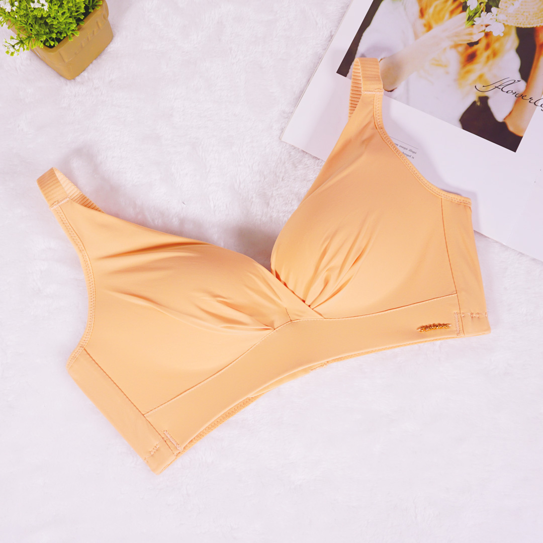 聚攏上托薄款收副乳調整型內衣