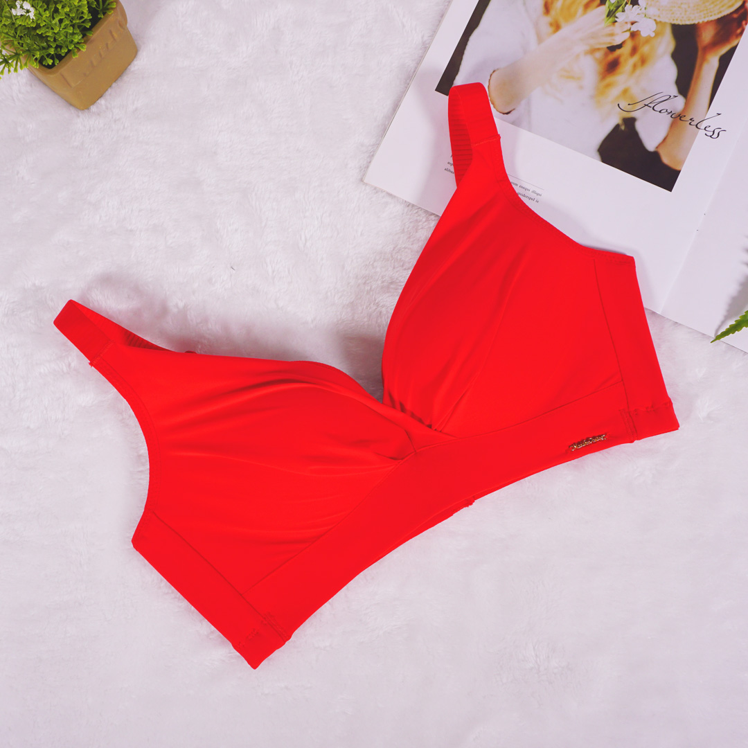 聚攏上托薄款收副乳調整型內衣