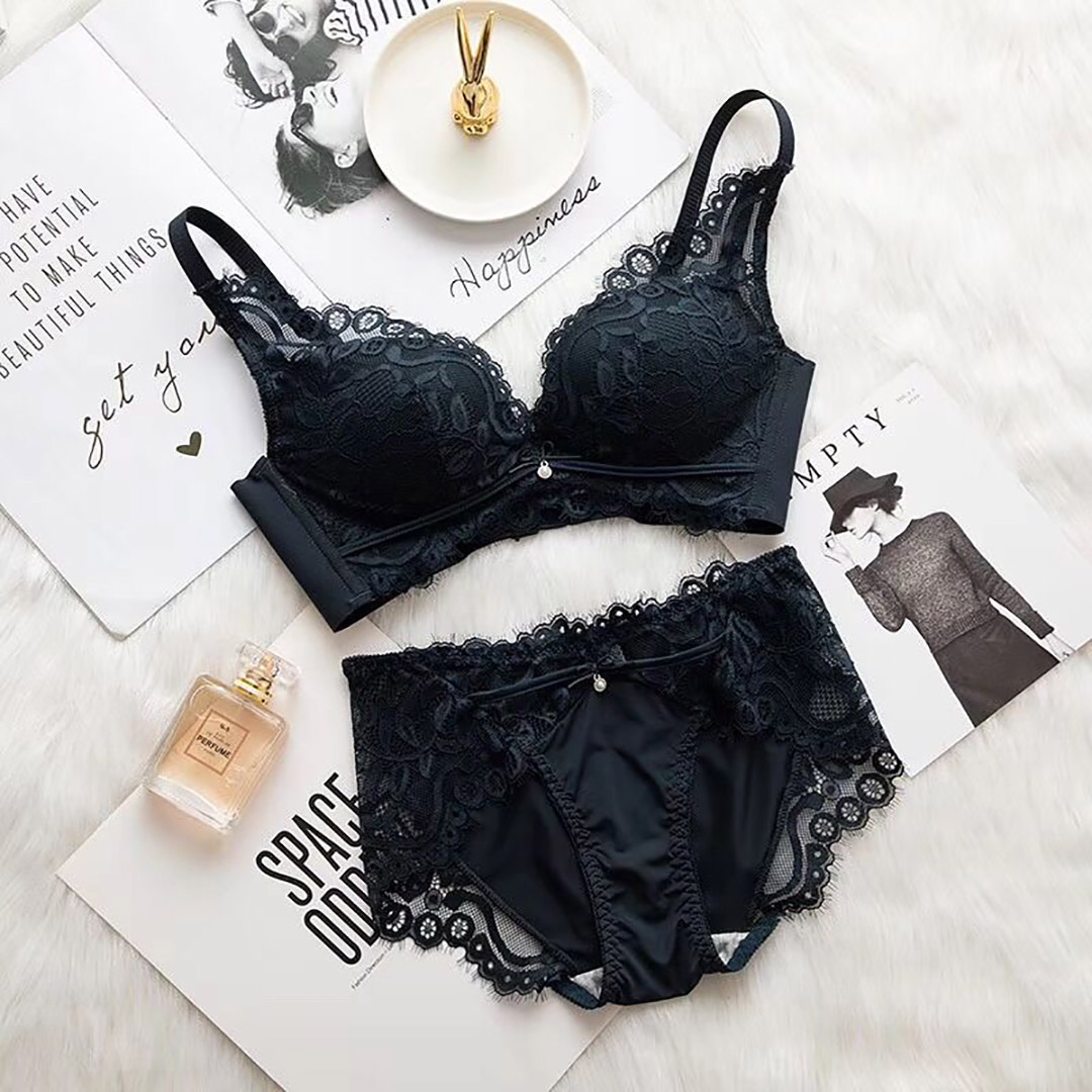 簡約輕盈嬰兒棉透氣深V無鋼圈蕾絲內衣