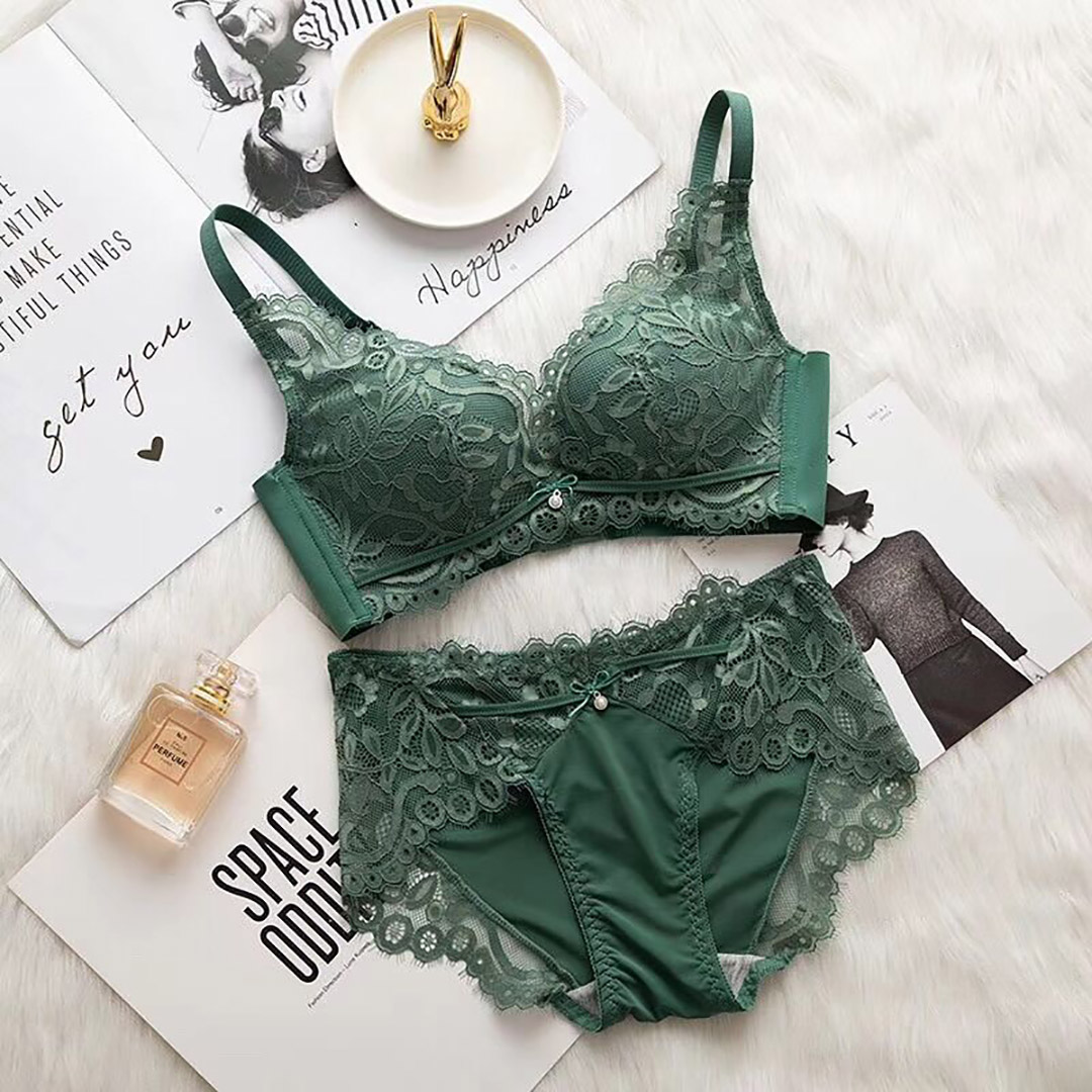 簡約輕盈嬰兒棉透氣深V無鋼圈蕾絲內衣