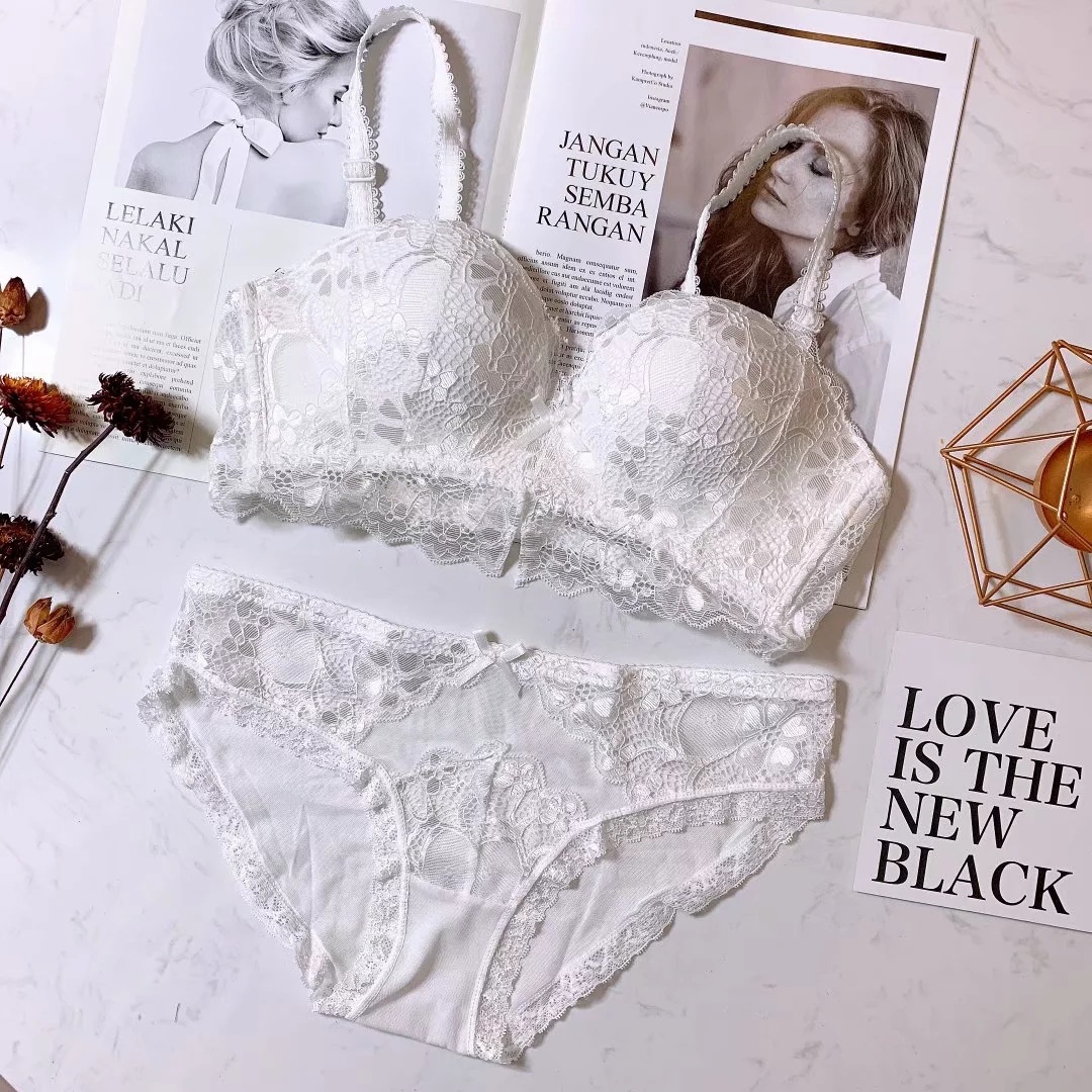 小胸聚攏性感蕾絲無鋼圈防下垂收副乳內衣