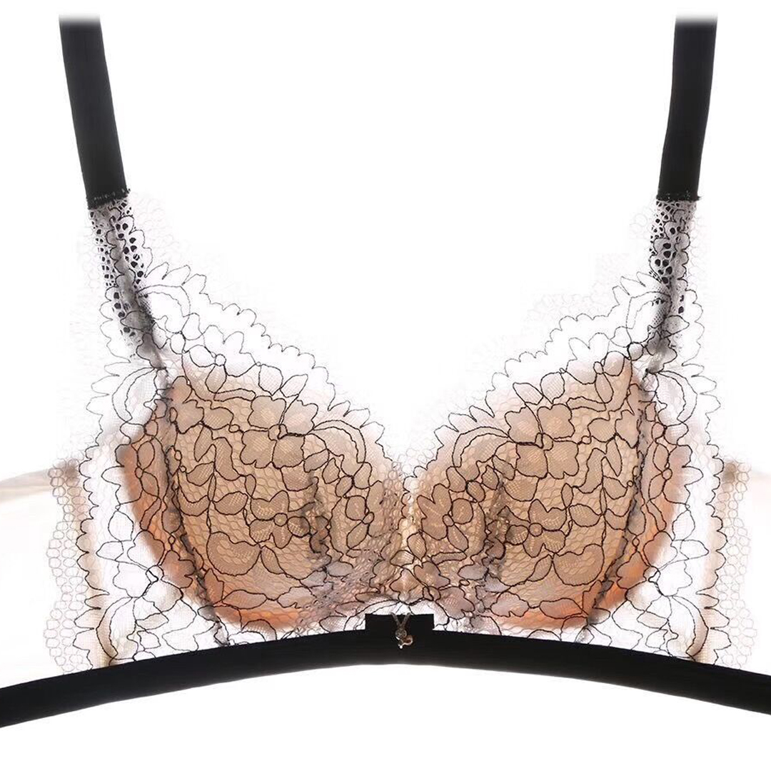 舒適典雅桑蠶絲健康親膚，經典蕾絲圖案無鋼圈聚攏上托內衣
