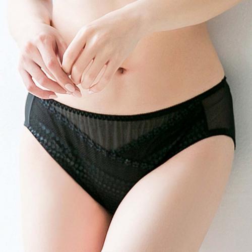 【 Easy to wear without steel rim 】 Lace versatile low spine machine T-bra matching underwear