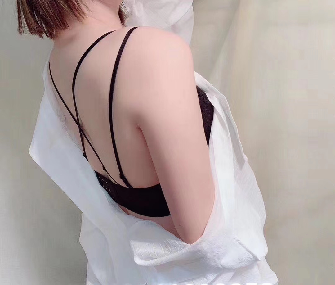 無痕小胸蓄絲拼光面無鋼圈內衣