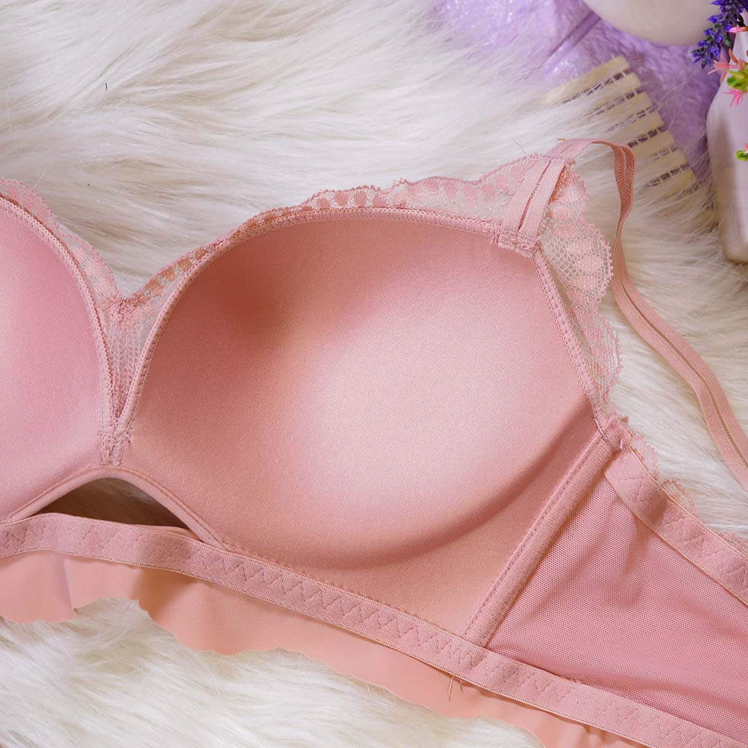 鏤空蝴蝶雞心小性感&甜美蕾絲集中聚攏無鋼圈內衣
