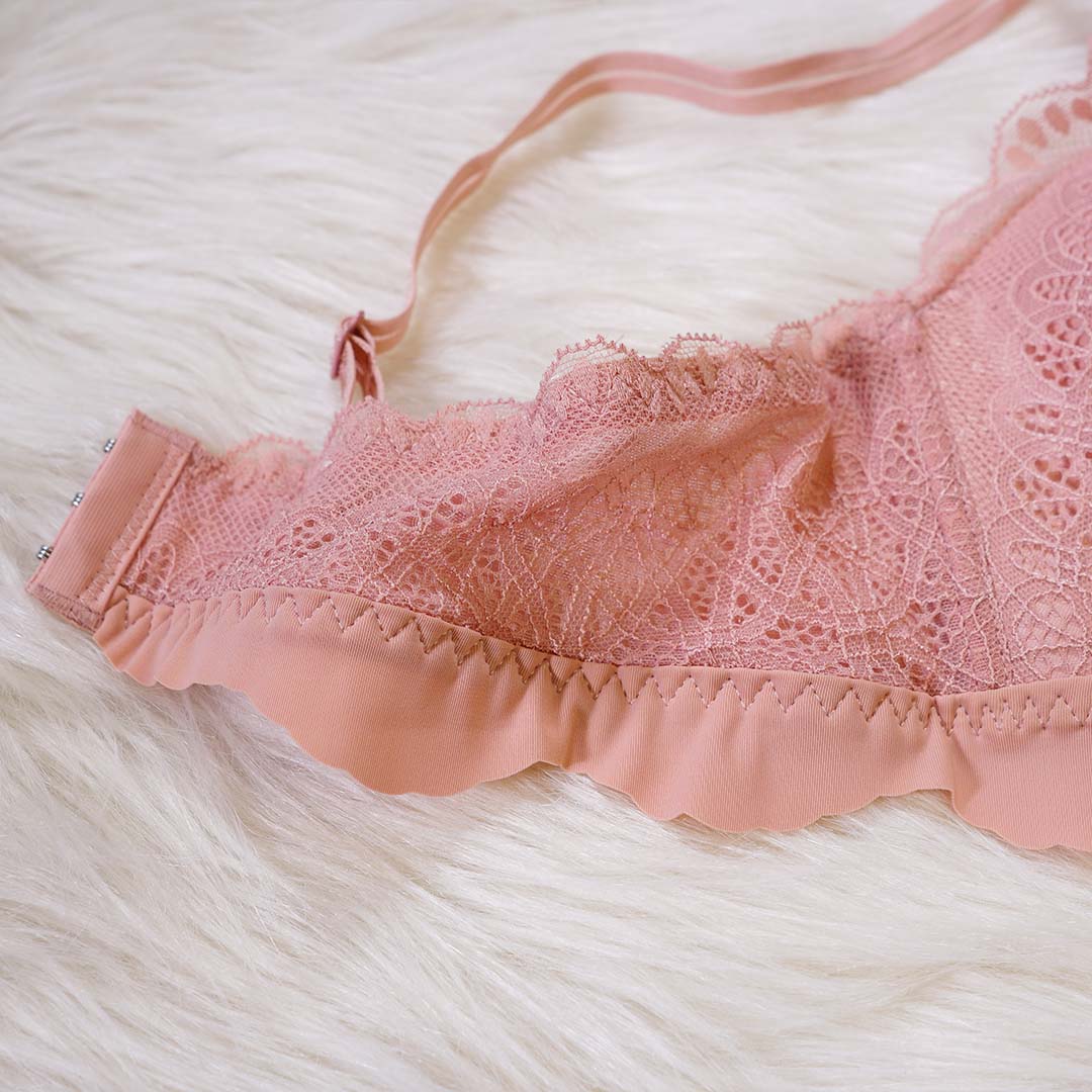鏤空蝴蝶雞心小性感&甜美蕾絲集中聚攏無鋼圈內衣