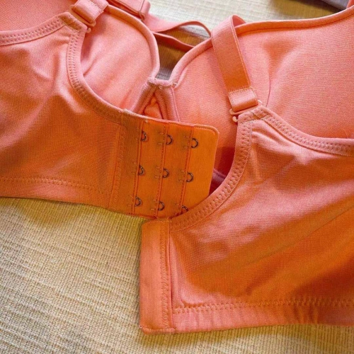 素面咖啡紗吸濕排汗無痕 T－Shirt Bra