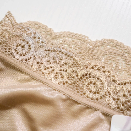 Silk skin friendly and seamless comfortable underwear