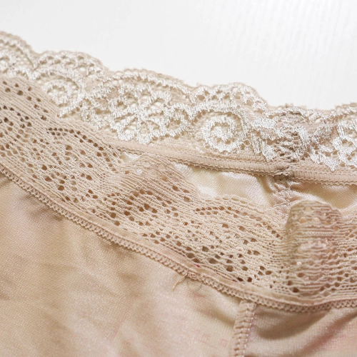 Silk skin friendly and seamless comfortable underwear