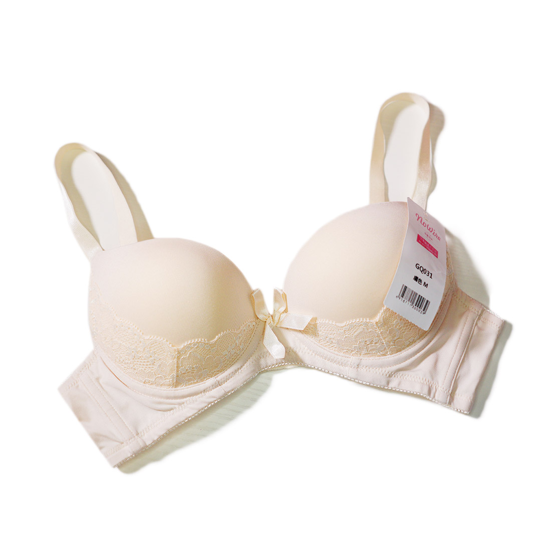 柔軟舒適面料，性感蕾絲光面聚攏無鋼圈内衣