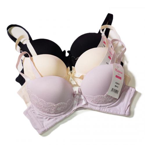 柔軟舒適面料，性感蕾絲光面聚攏無鋼圈内衣