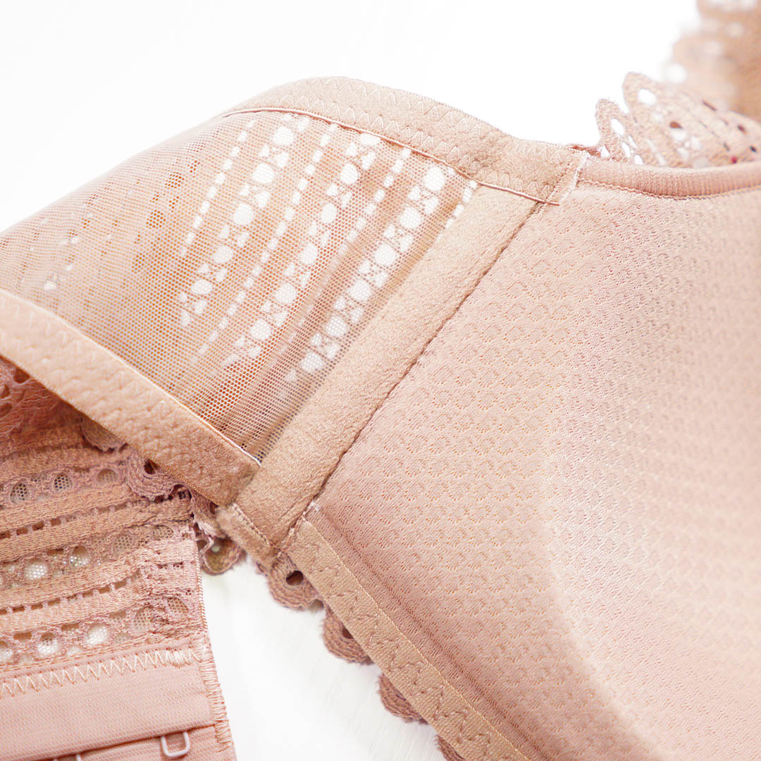 唯美性感鏤空蕾絲深V薄杯無鋼圈寬肩帶內衣 -加送褲仔