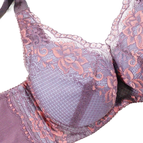 Relieving-pressure wide-shoulder full-cup high-adjustment undergarment