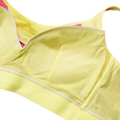 Soft and gentle times: Comfortable adjustable shoulder straps sports bra