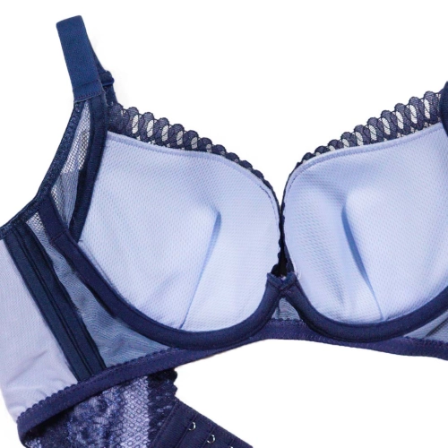 Ultra-comfortable deep-adjustable back-supporting underwear