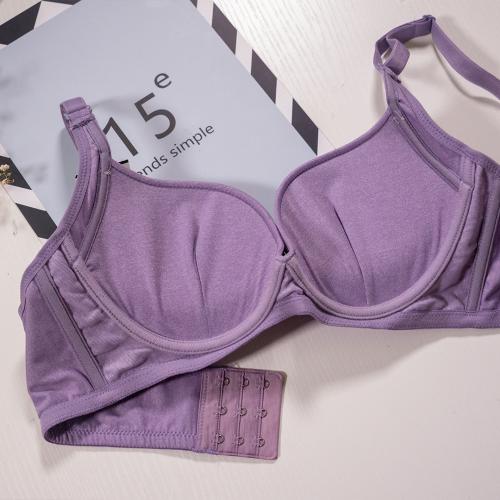 Plain-colored coffee-colored cotton T-shirt bra with moisture-wicking and sweat-absorbing properties, without any traces of stitching.