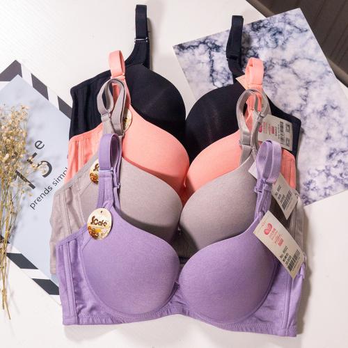 Plain-colored coffee-colored cotton T-shirt bra with moisture-wicking and sweat-absorbing properties, without any traces of stitching.