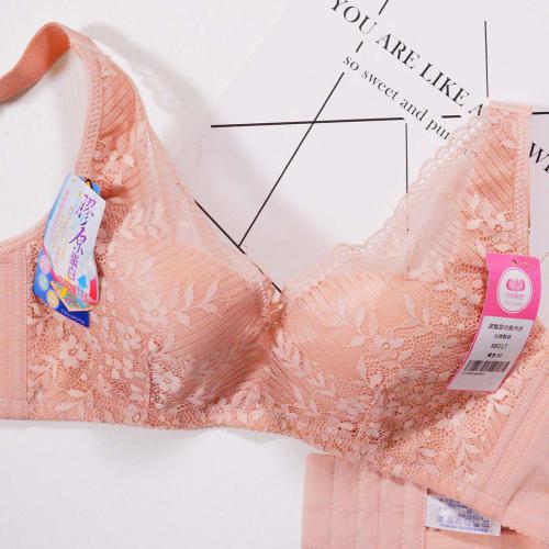 Deep V steel-free push-up bra with adjustable underwire for breast enhancement