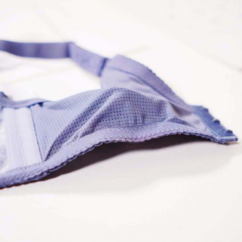 French-style premium seamless underwear, the body speaks for itself, and it retains its shape even after being taken off. Professional fat-gain technique series