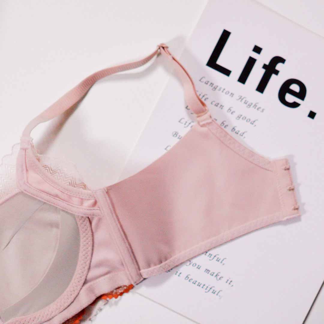 輕柔舒適網紗蕾絲杯面小胸聚攏上托無鋼圈調整型內衣