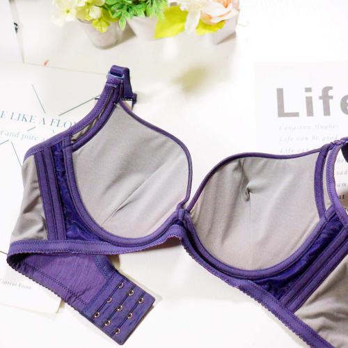Plain-colored coffee-colored cotton lingerie set with an ultra-comfortable design featuring no bra cups and a deep V-neckline.