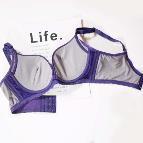 Plain-colored coffee-colored cotton lingerie set with an ultra-comfortable design featuring no bra cups and a deep V-neckline.