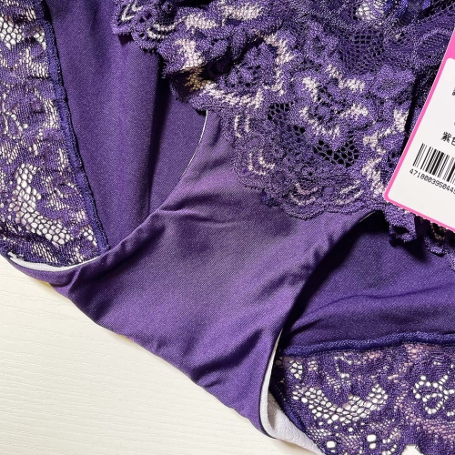 集中托高型軟鋼圈調整型內衣配褲內褲