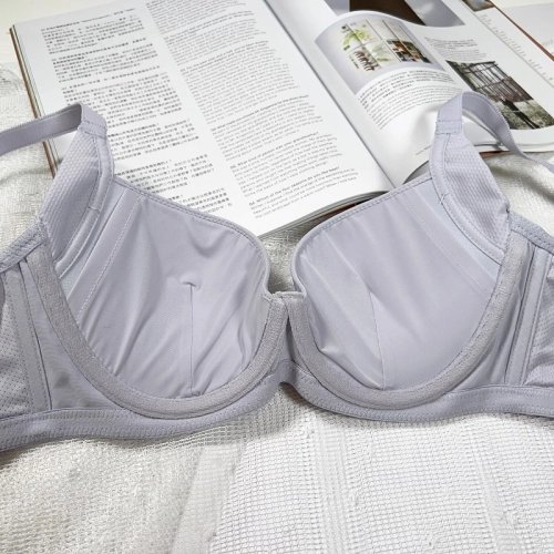 Summer new style cool and comfortable adjustable bra with underwire