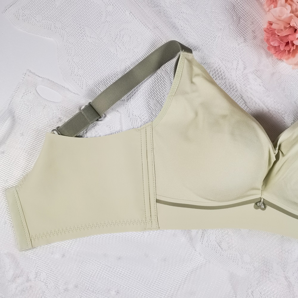 柔軟光面無痕罩杯