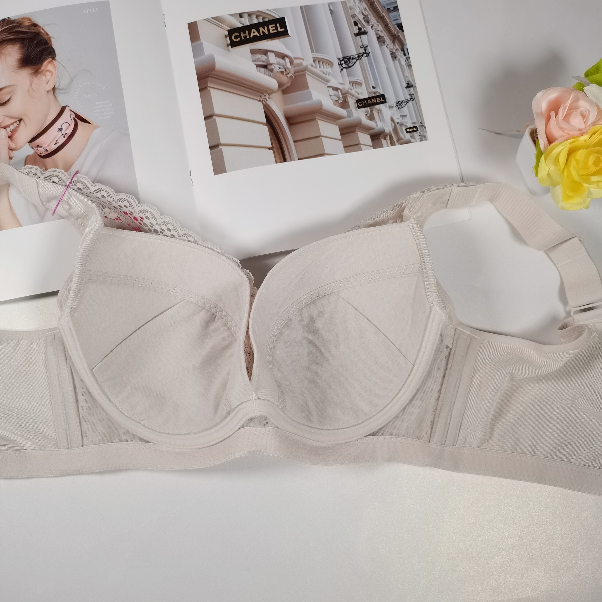 不壓胸骨側提托調整型內衣-為大胸女士開發
