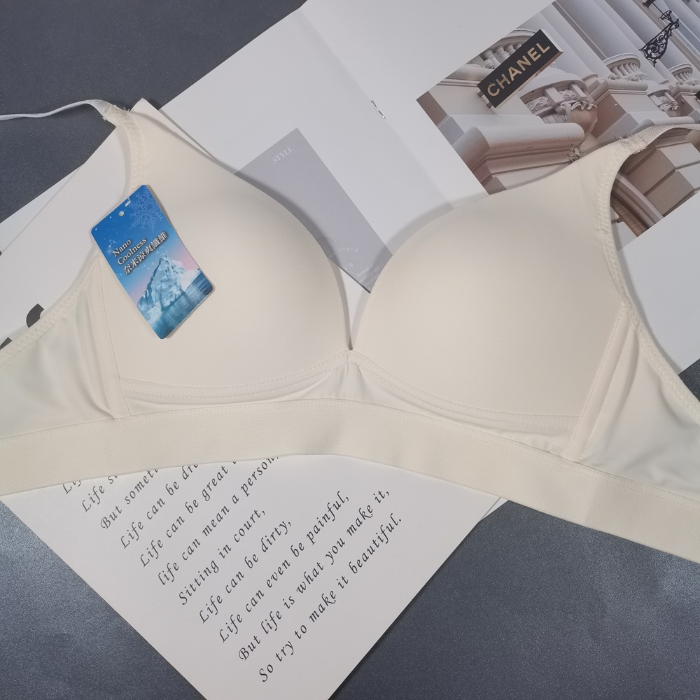 糖果系：無鋼圈少女調整型內衣