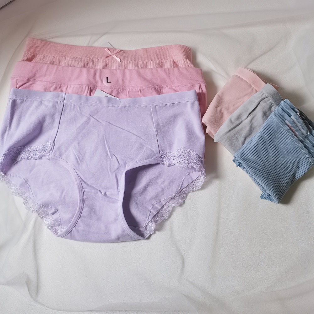隨機選購適合尺碼內褲（贈品）