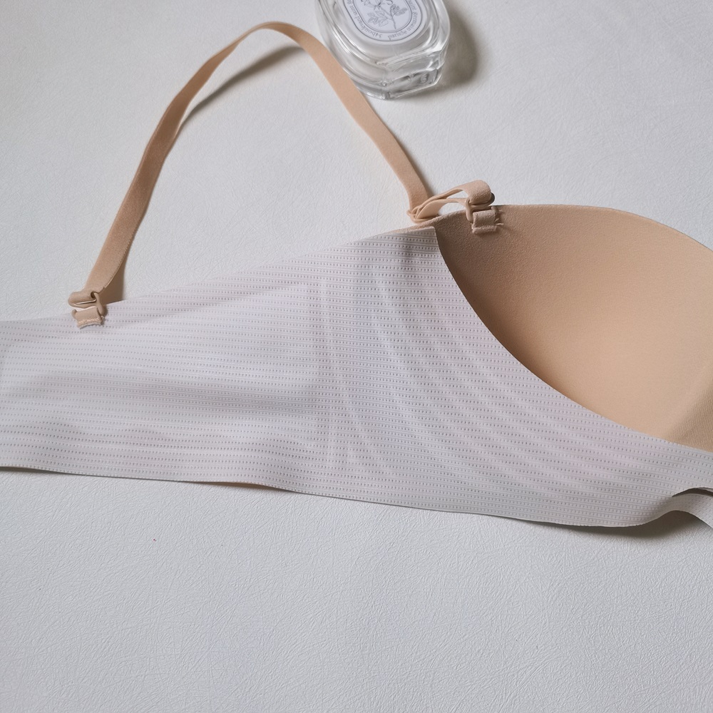 FreeStyle無重力防跌BRA，露肩神器，包吾會跌