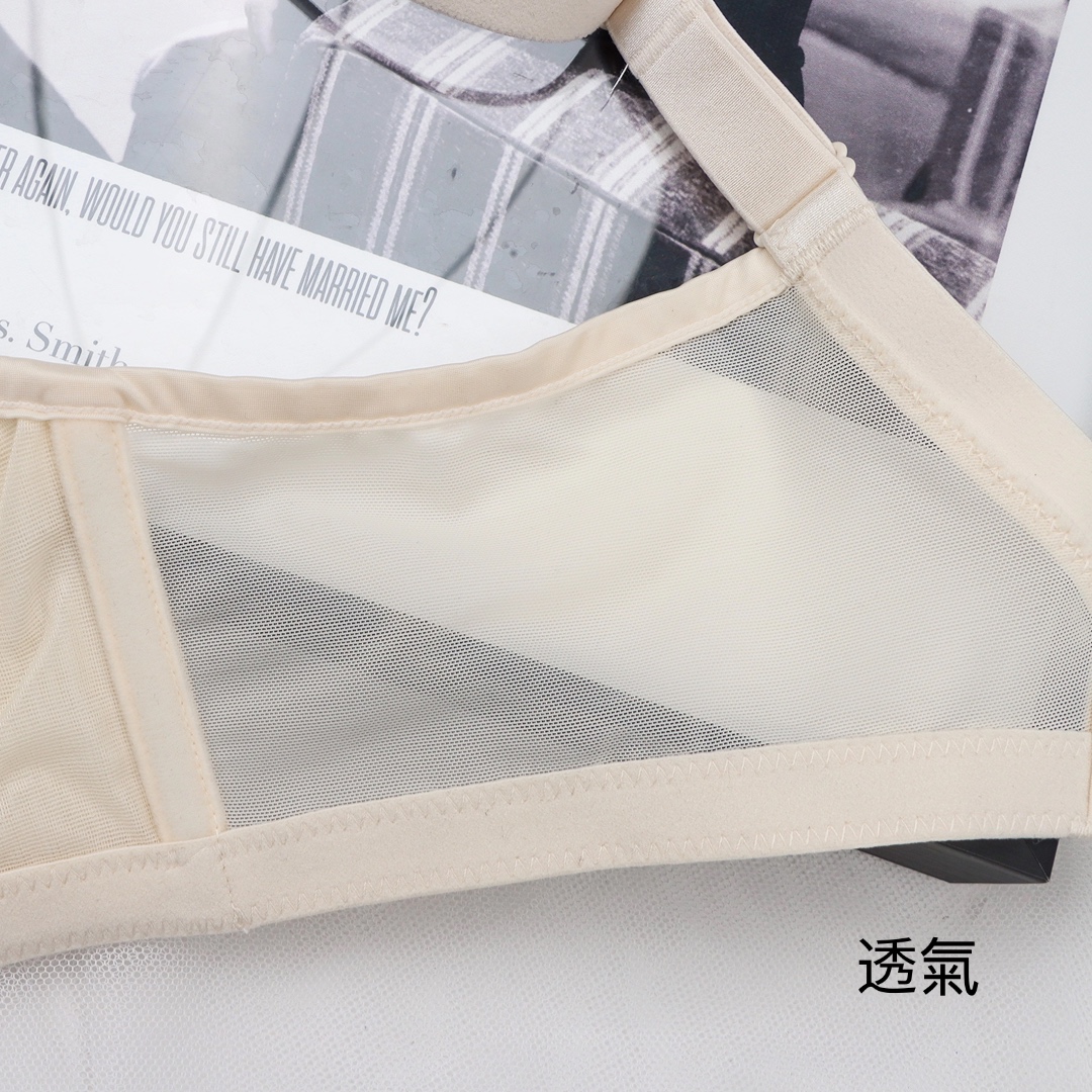 光面超薄，自帶乳貼款軟鋼圈內衣