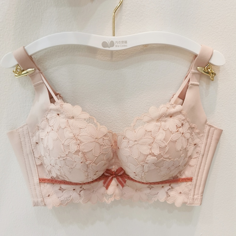 性感蕾絲小胸聚攏無鋼圈調整型內衣
