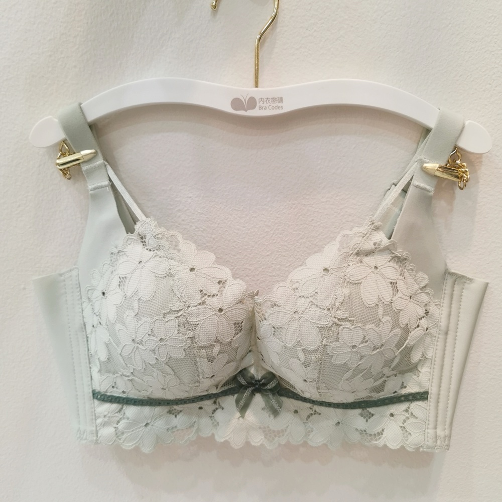 性感蕾絲小胸聚攏無鋼圈調整型內衣