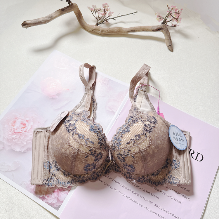 色色俱備美背內衣。A.B.C.D罩