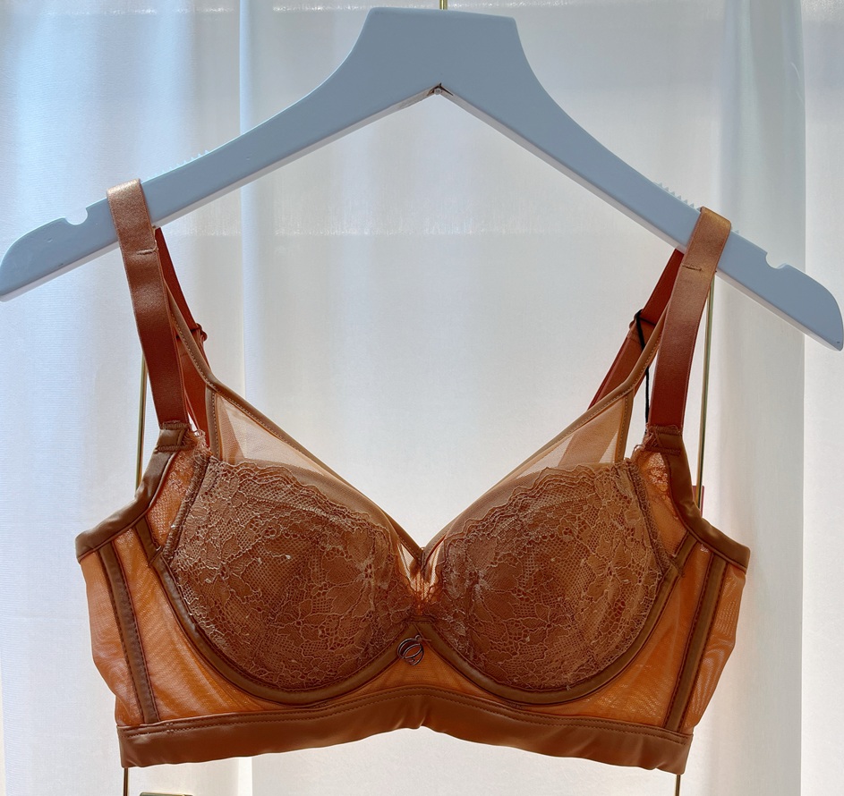 特薄外月牙升級設計無壓穩托軟鋼圈無感調整型內衣