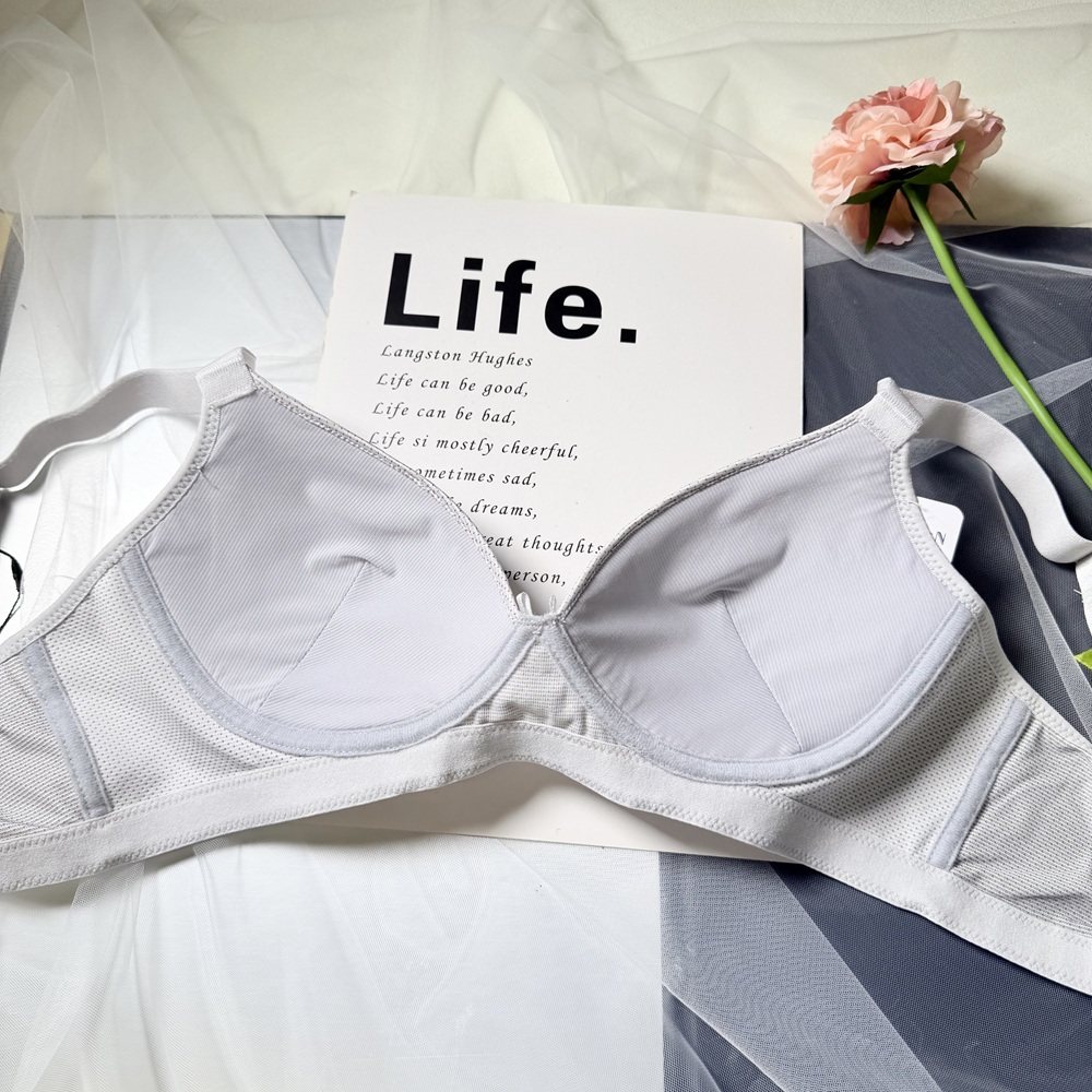 清新柔軟絲滑膠原蛋白罩杯無鋼圈內衣 - 無鋼圈