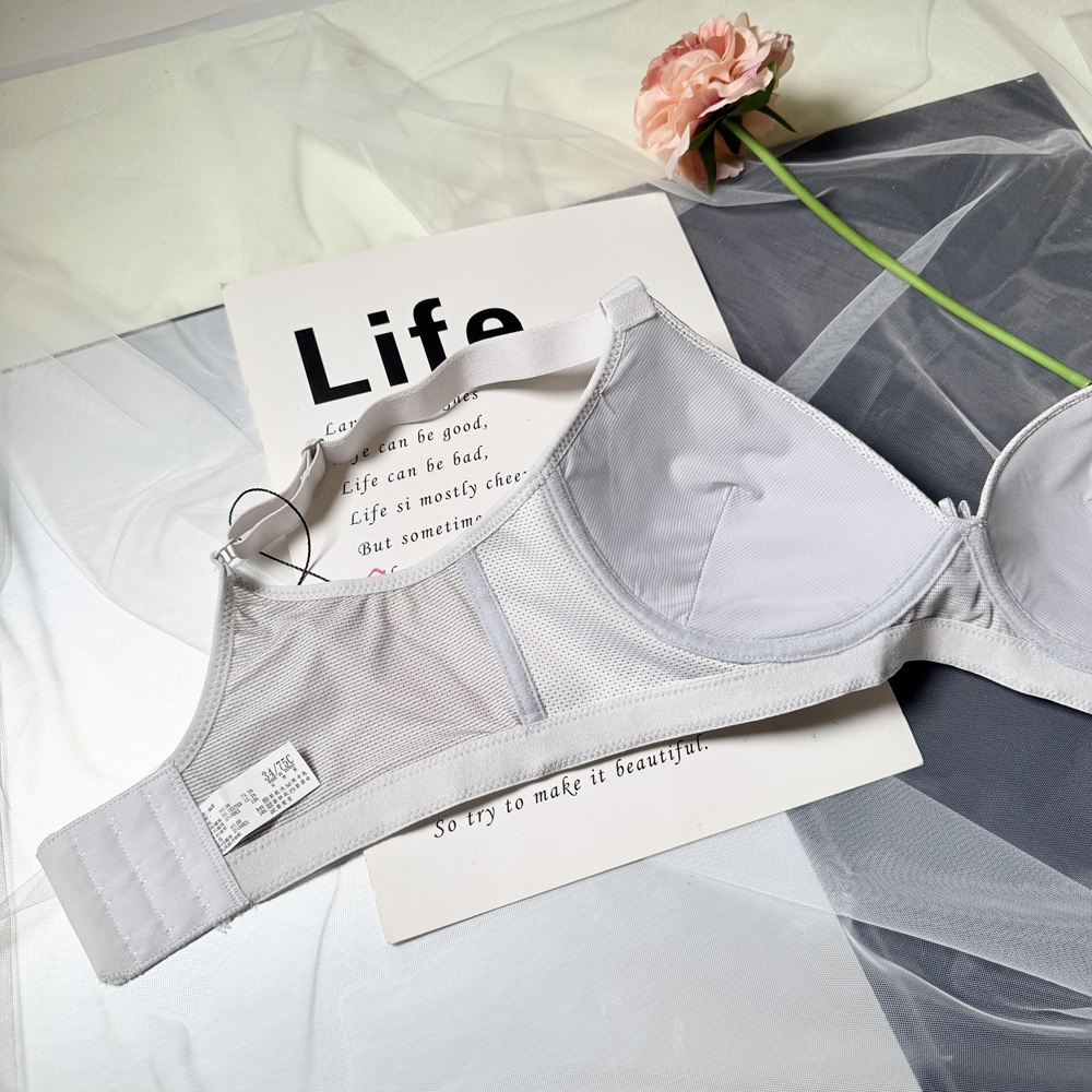 清新柔軟絲滑膠原蛋白罩杯無鋼圈內衣