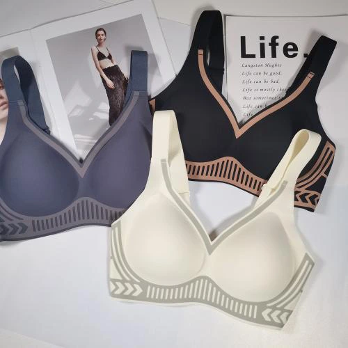 Jelly strip support, snug fit, lightweight shock-absorbing bra with 3 rows and 3 buckles for stability